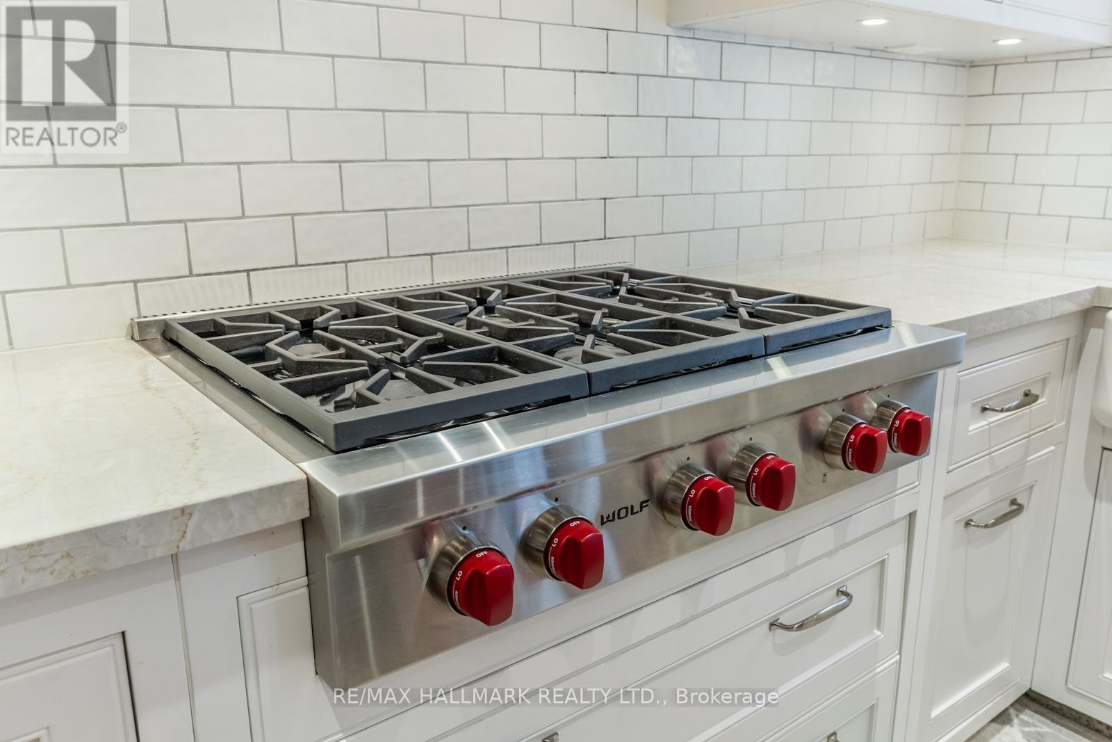 Main - 24 Hammersmith Avenue, Toronto, Ontario M4E 2W4 - Photo 16 - E13453736