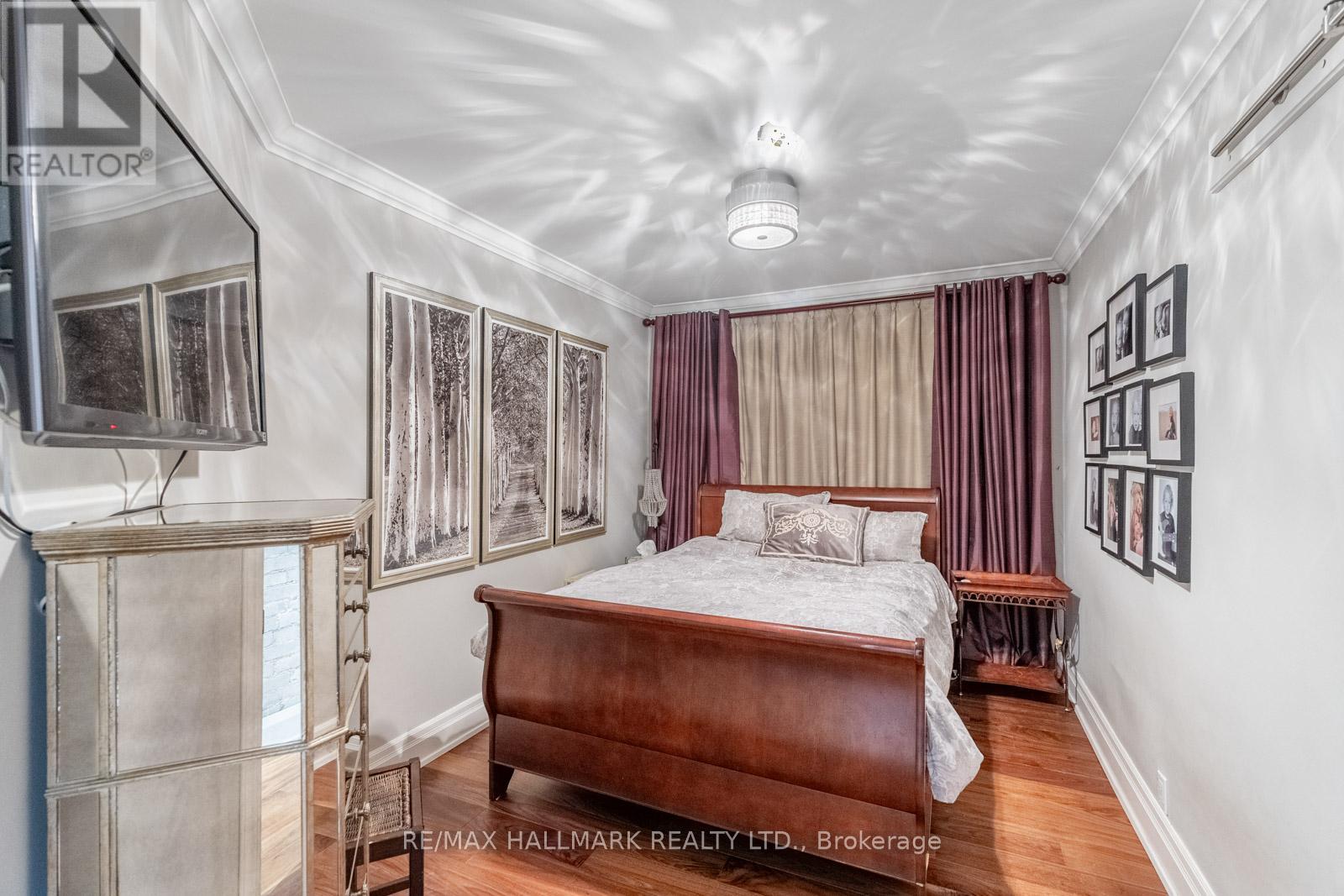 Main - 24 Hammersmith Avenue, Toronto, Ontario M4E 2W4 - Photo 23 - E13453736