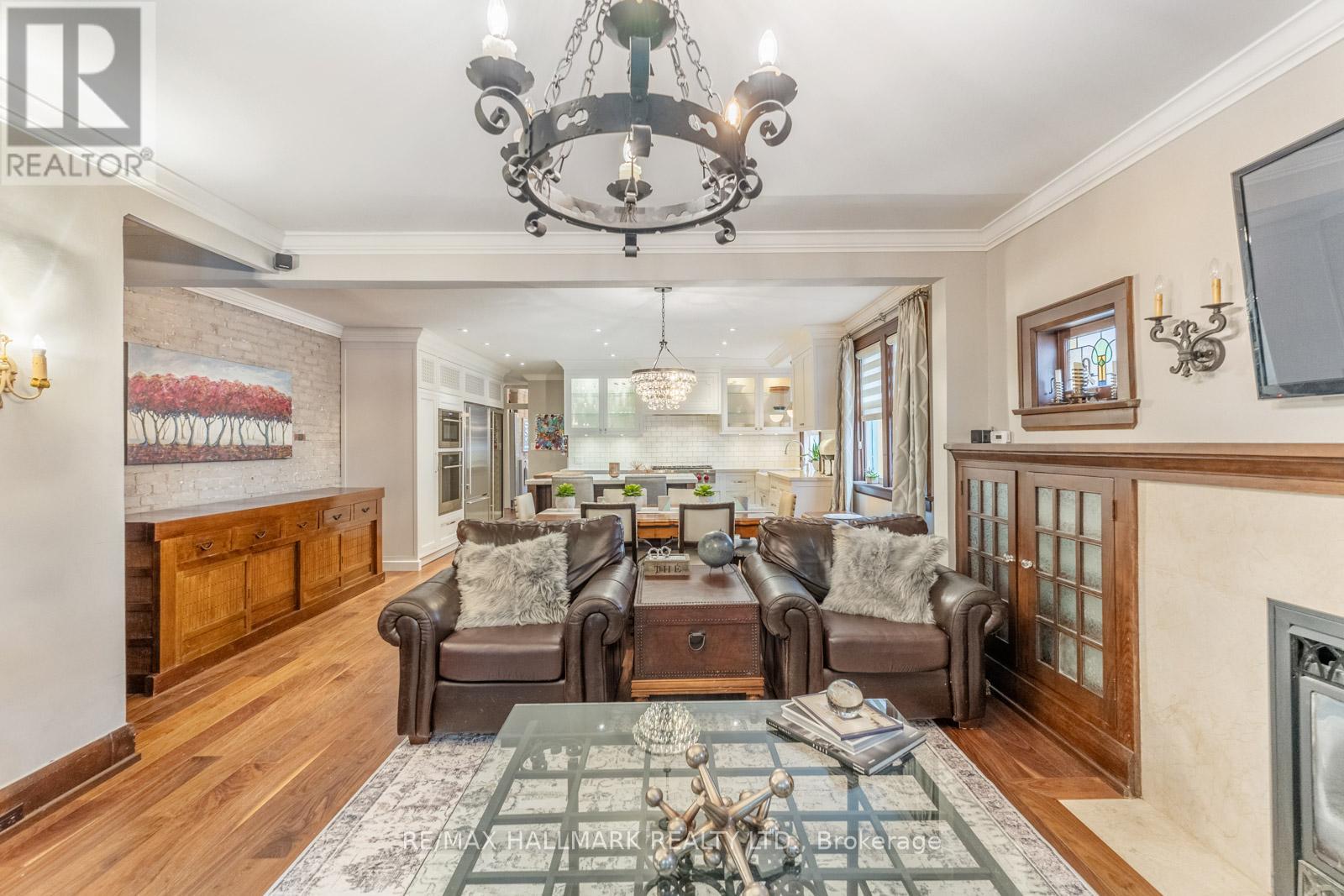Main - 24 Hammersmith Avenue, Toronto, Ontario M4E 2W4 - Photo 8 - E13453736