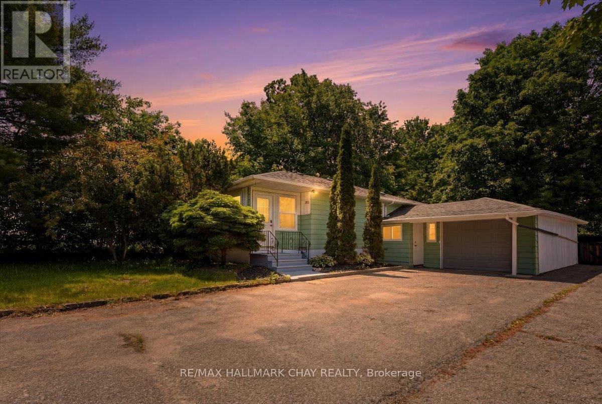 2022 ST. JOHNS STREET, Innisfil, Ontario