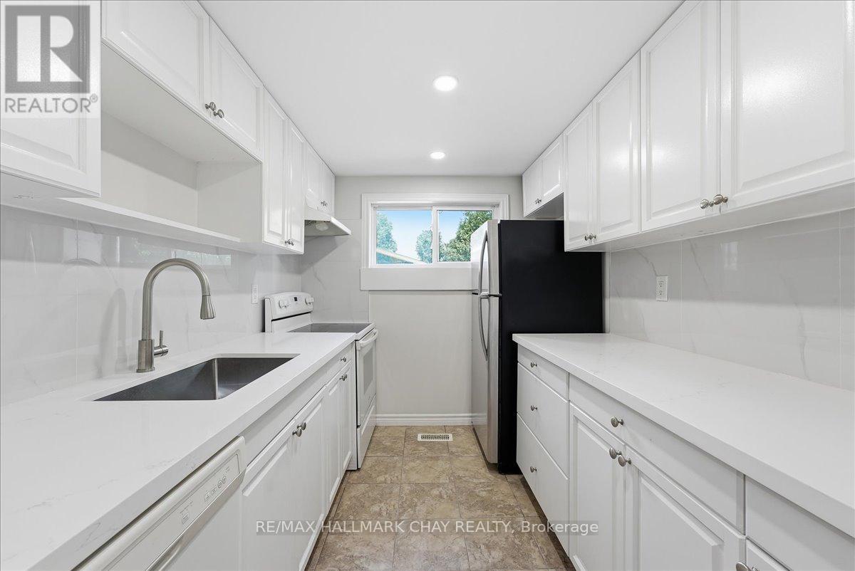 2022 St. Johns Street, Innisfil, Ontario  L9S 1V4 - Photo 10 - N13453752