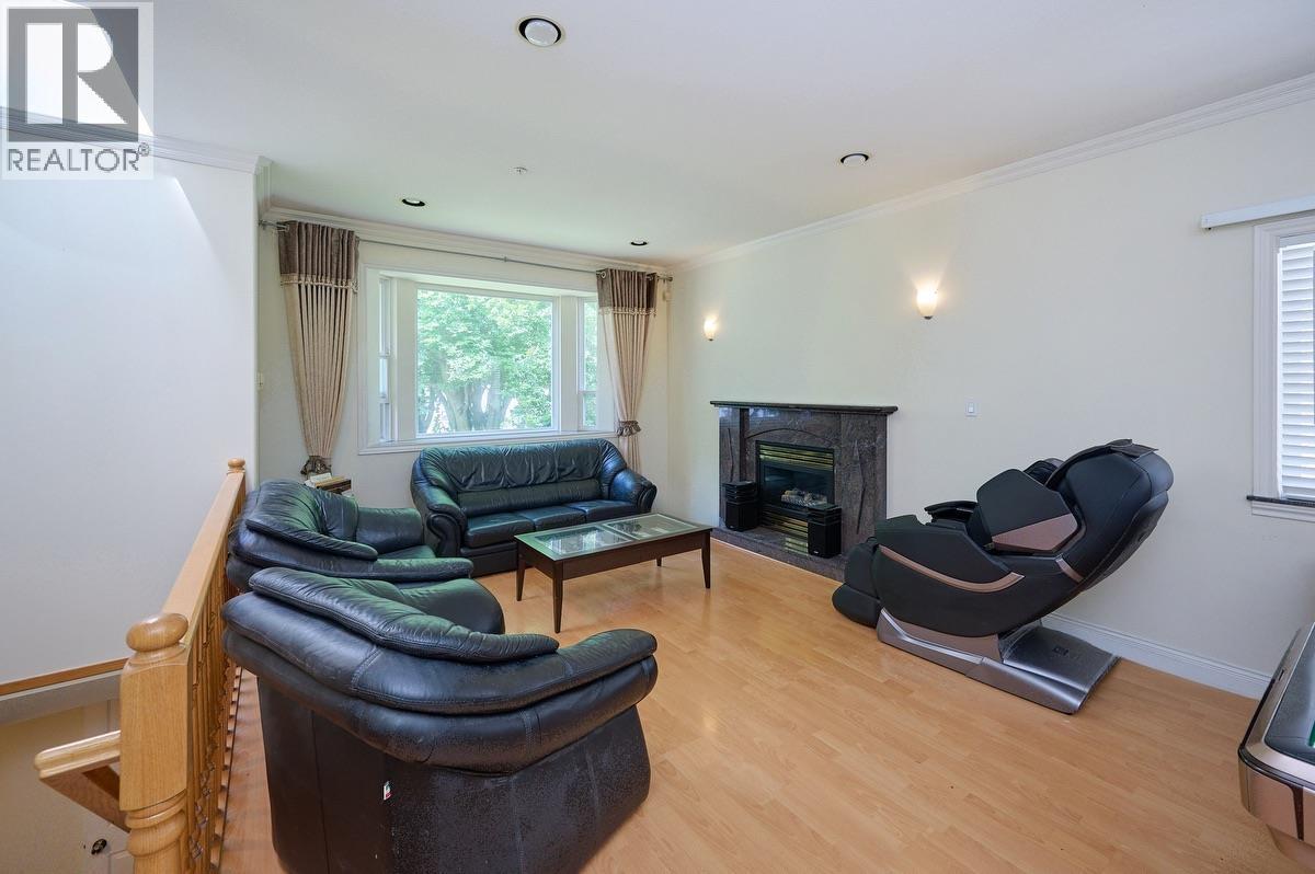 2326 Charles Street, Vancouver, British Columbia  V5L 2V5 - Photo 3 - R3136820