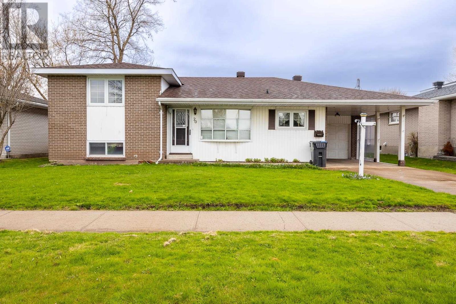 20 Rushmere Dr, Sault Ste. Marie, Ontario  P6C 2T2 - Photo 1 - SM260605