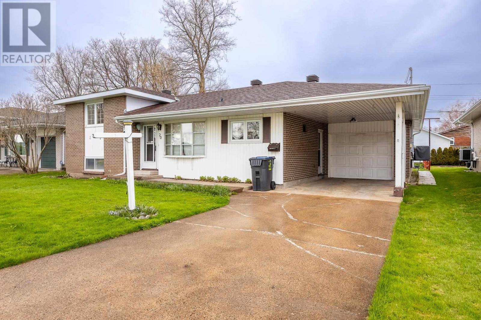 20 Rushmere Dr, Sault Ste. Marie, Ontario  P6C 2T2 - Photo 3 - SM260605