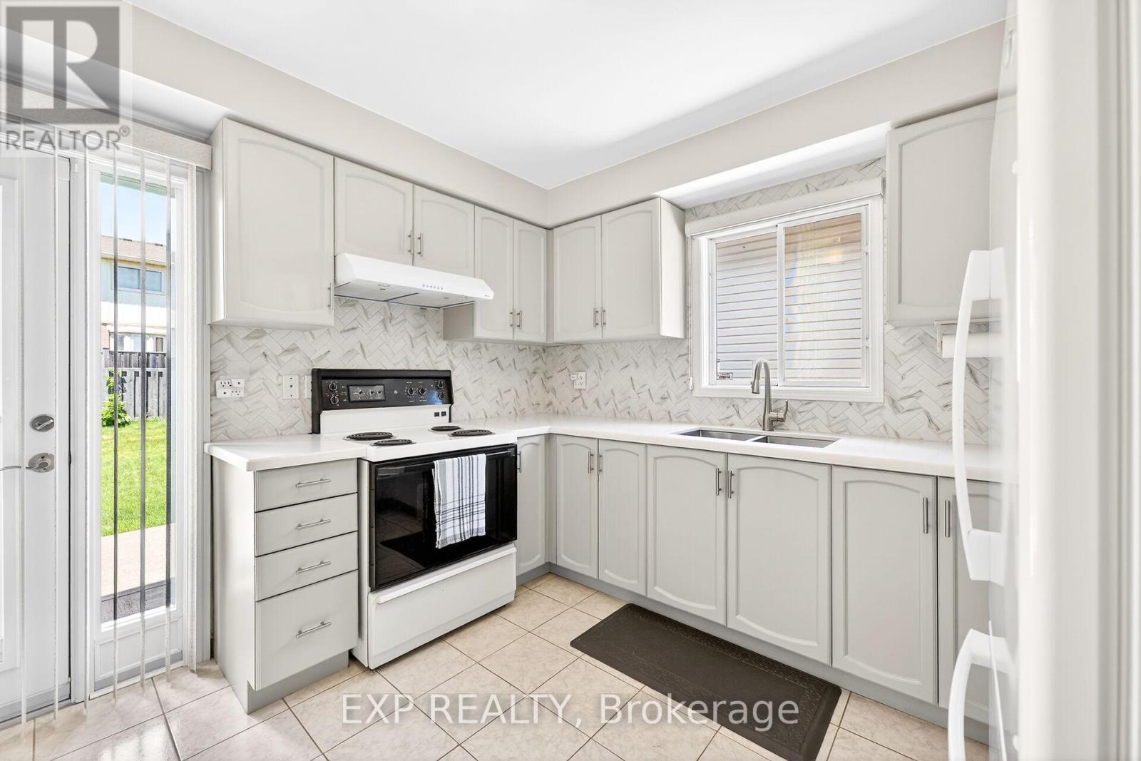 45 Ossington Drive, Hamilton, Ontario L8W 3S4 - Photo 10 - X13453744