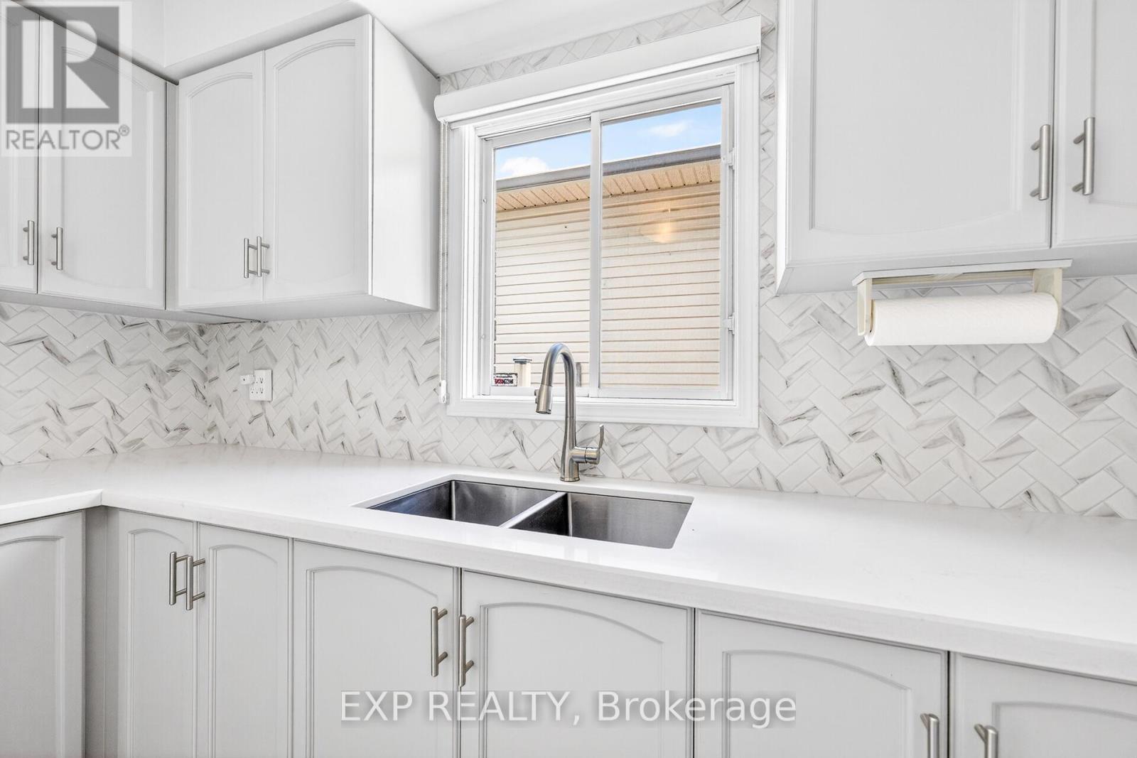 45 Ossington Drive, Hamilton, Ontario L8W 3S4 - Photo 9 - X13453744