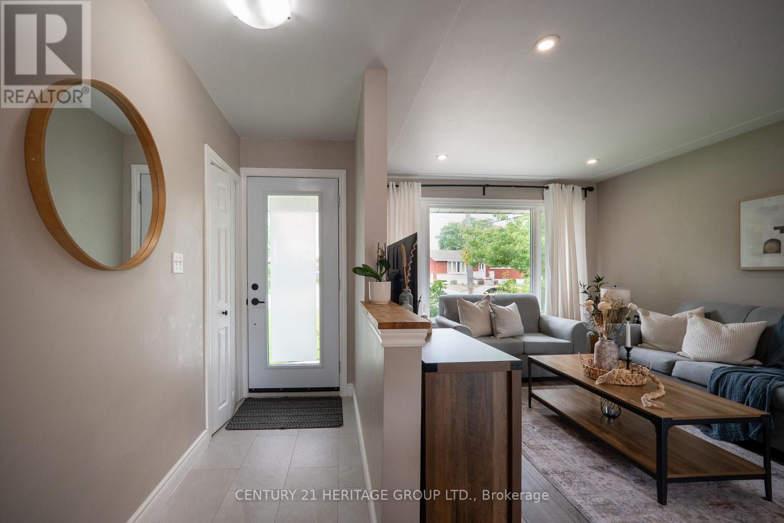 9 Kingslea Drive, Hamilton, Ontario  L8T 3Z8 - Photo 4 - X13453782