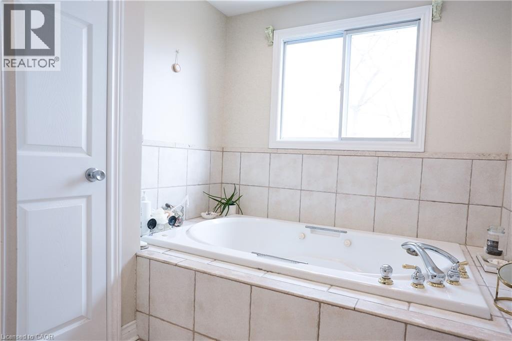 1266 Lakeview Drive, Oakville, Ontario  L6H 2M8 - Photo 24 - 40840562