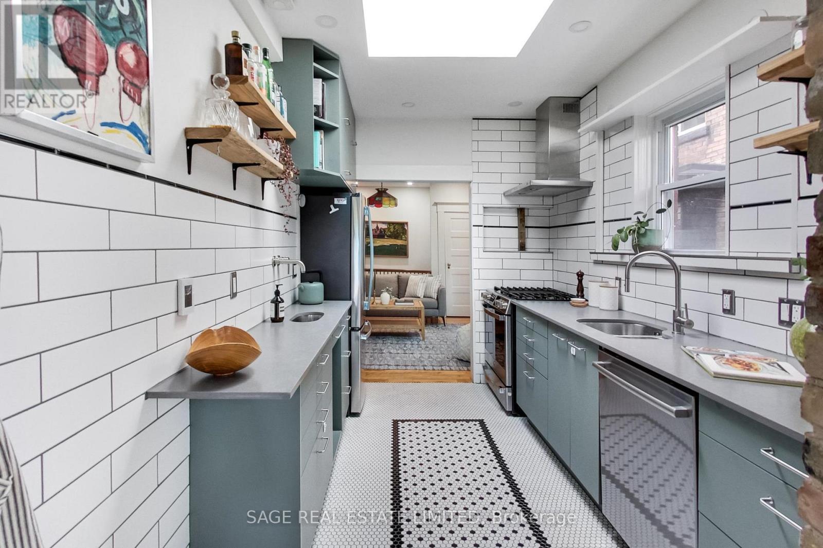 75 Fuller Avenue, Toronto, Ontario M6R 2C4 - Photo 27 - W13450956