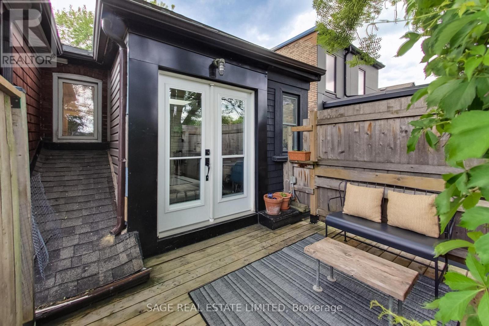 75 Fuller Avenue, Toronto, Ontario M6R 2C4 - Photo 31 - W13450956