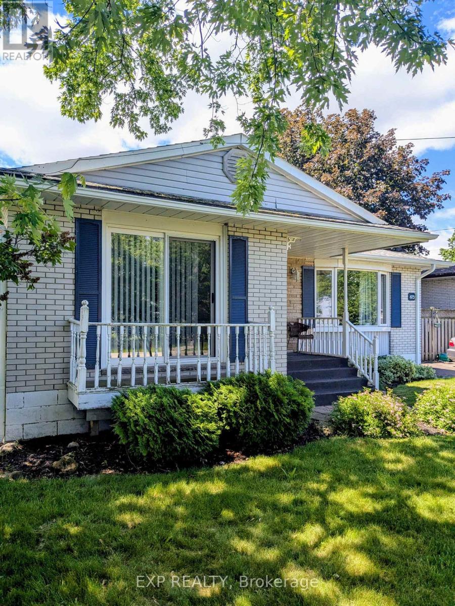 673 Winston Road, Grimsby, Ontario  L3M 4E8 - Photo 2 - X13453808