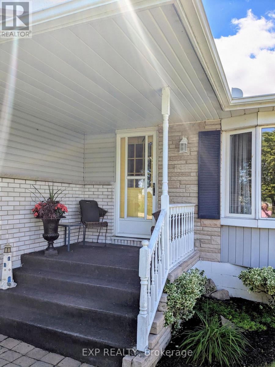 673 Winston Road, Grimsby, Ontario  L3M 4E8 - Photo 3 - X13453808