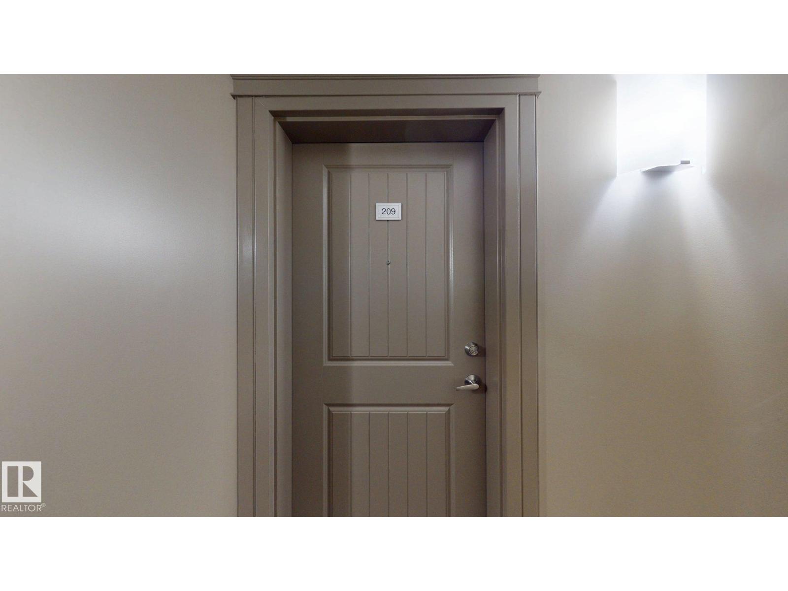 #209 13908 136 Nw, Edmonton, Alberta  T6V 1Y4 - Photo 3 - E4494021