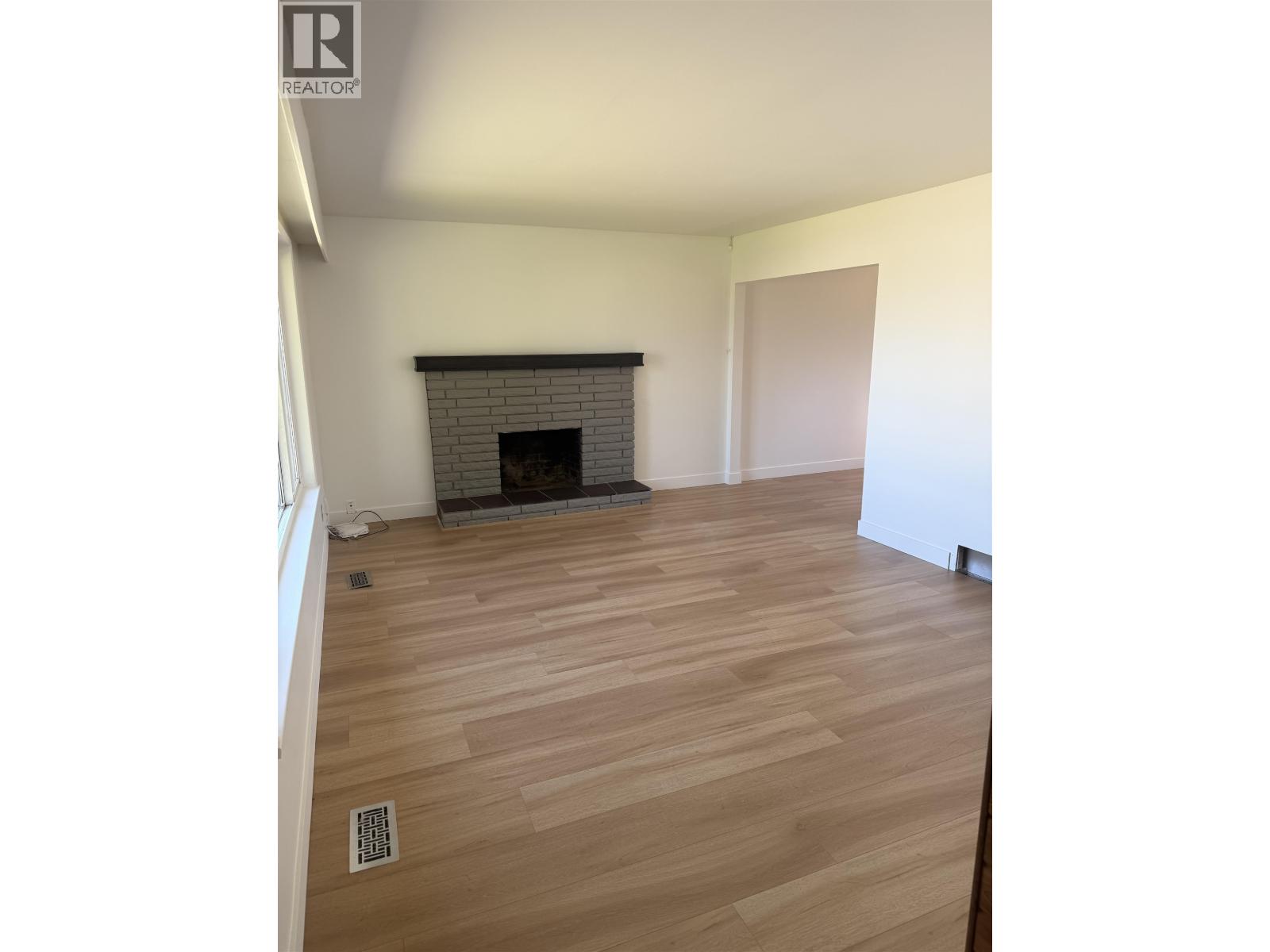 311 Leroy Street, Coquitlam, British Columbia  V3K 5K5 - Photo 2 - R3136872