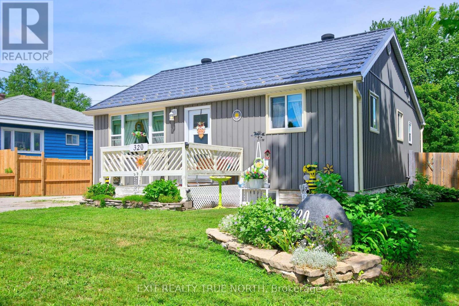 320 YONGE STREET, Midland, Ontario