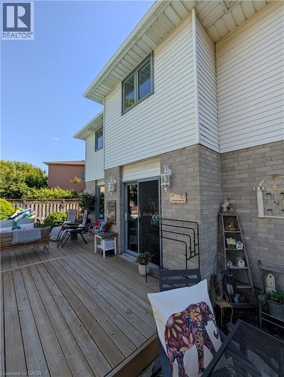 7 Corsica Court, Hamilton, Ontario  L9B 2E2 - Photo 3 - 40840467