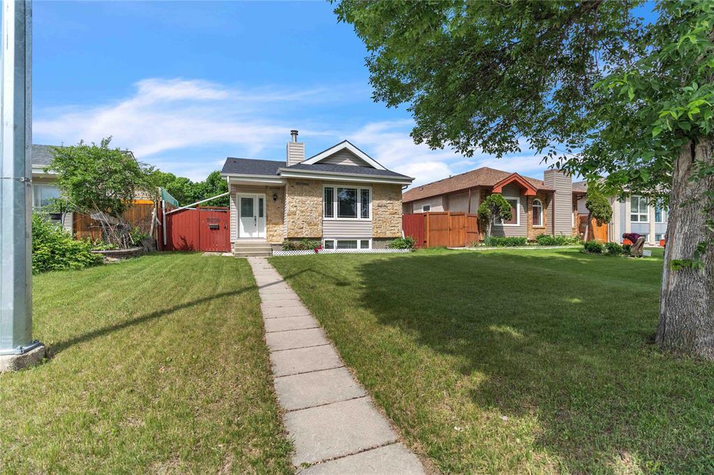 2456 Burrows Avenue, Winnipeg, Manitoba  R2R 2N1 - Photo 1 - 202614059