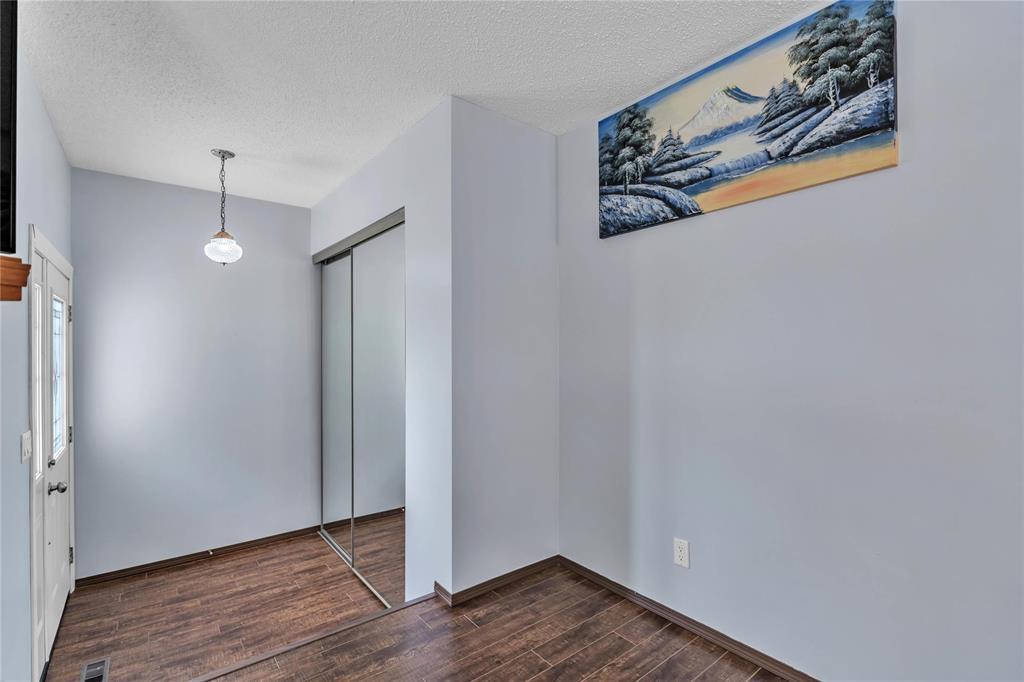 2456 Burrows Avenue, Winnipeg, Manitoba  R2R 2N1 - Photo 3 - 202614059