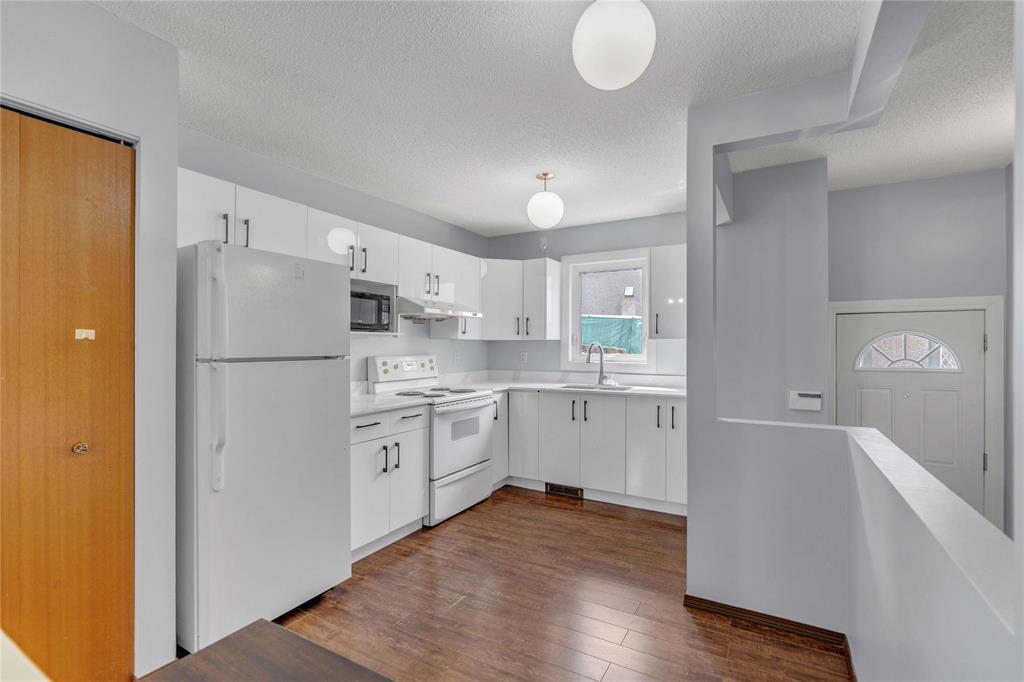 2456 Burrows Avenue, Winnipeg, Manitoba  R2R 2N1 - Photo 8 - 202614059