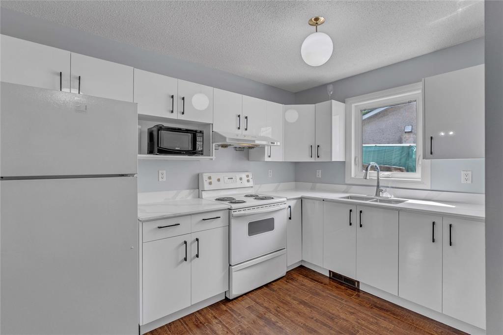 2456 Burrows Avenue, Winnipeg, Manitoba  R2R 2N1 - Photo 9 - 202614059