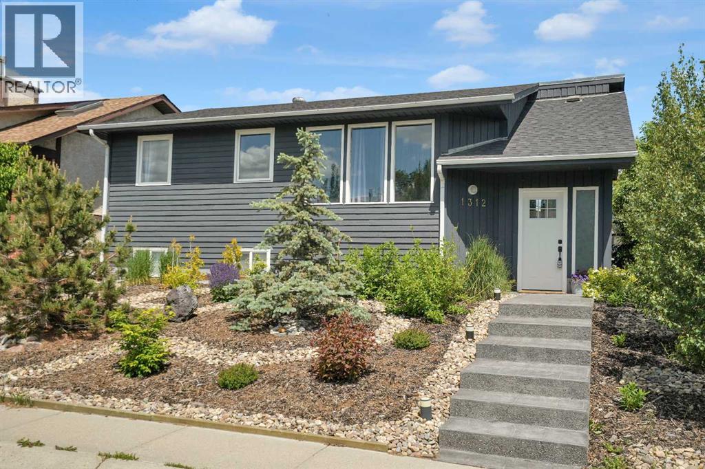 1312 10 Avenue Se, High River, Alberta  T1V 1L4 - Photo 1 - A2294193