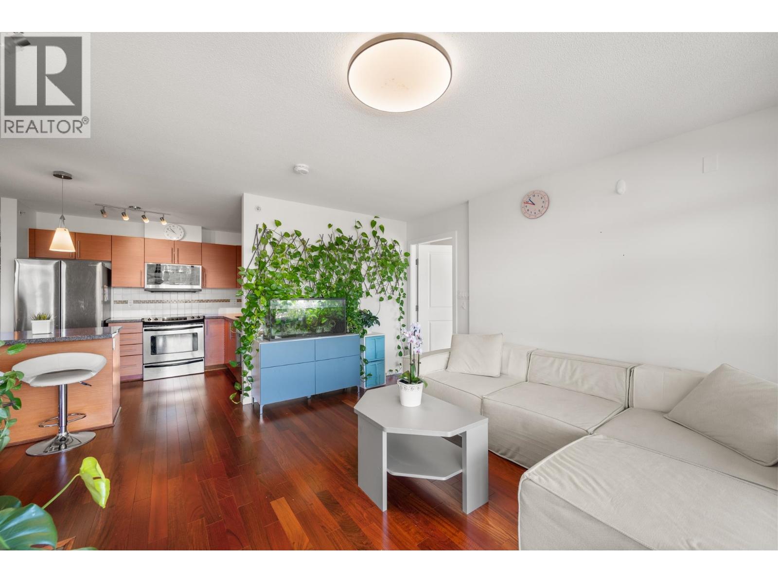 1801 5611 Goring Street, Burnaby, British Columbia  V5B 0A3 - Photo 4 - R3136155