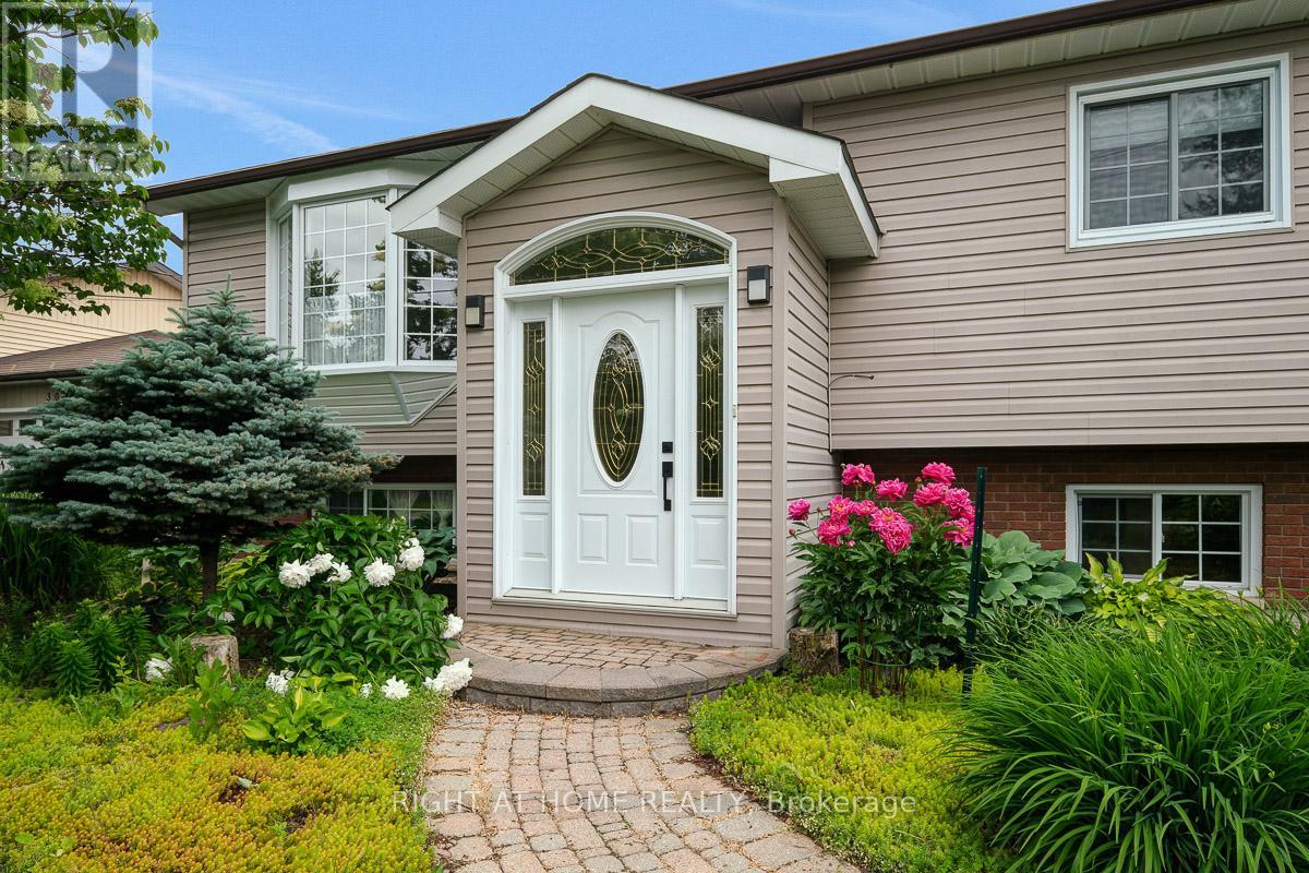 300 Maple Street, Russell, Ontario  K4R 1B4 - Photo 2 - X13453828