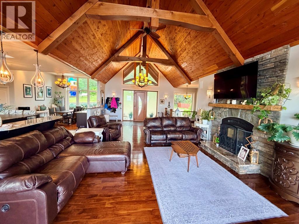 2793 Christopher Estates, Dawson Creek, British Columbia  V1G 0B2 - Photo 6 - 10391766