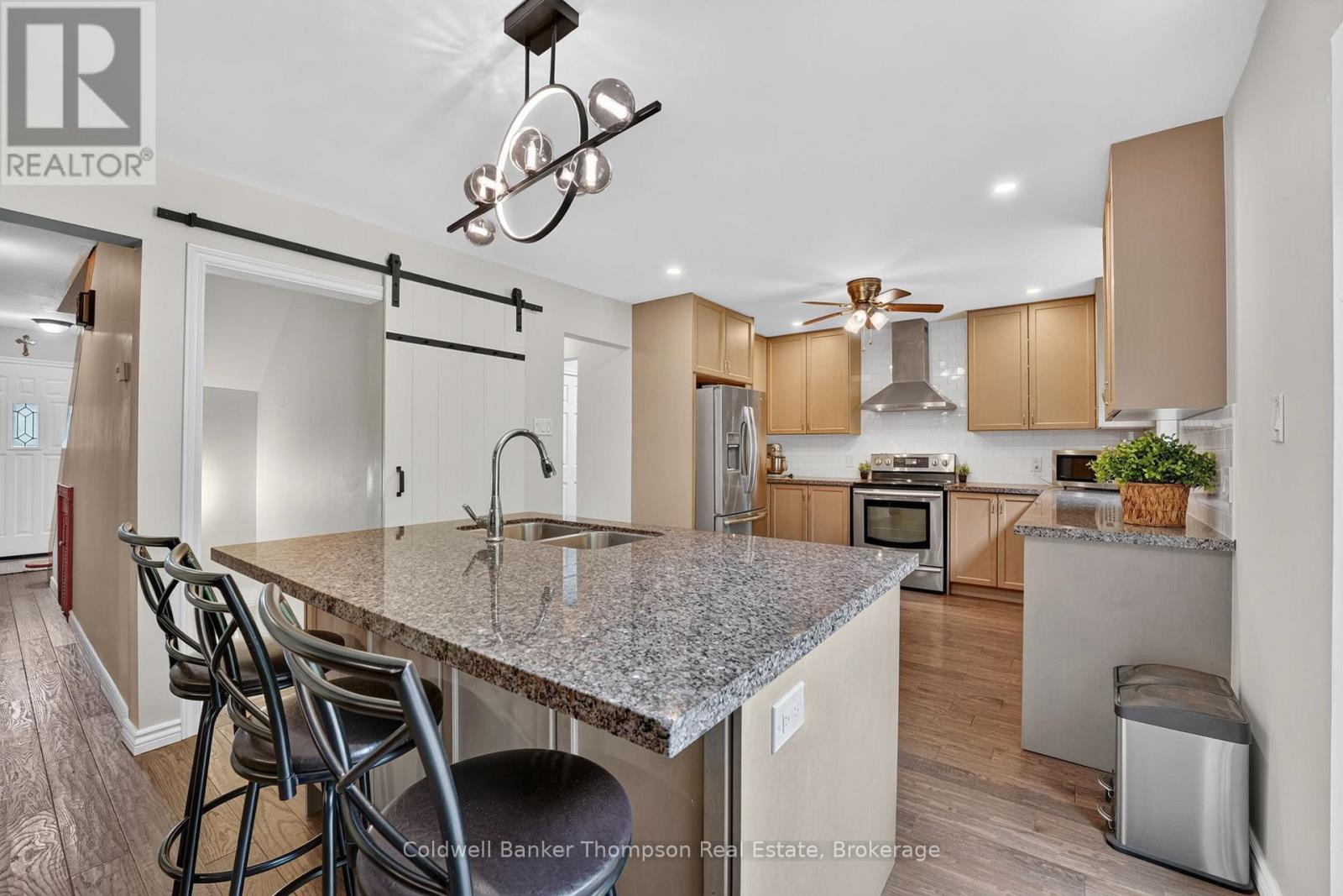 1864 Brunel Road, Huntsville, Ontario  P1H 2J3 - Photo 7 - X13453908