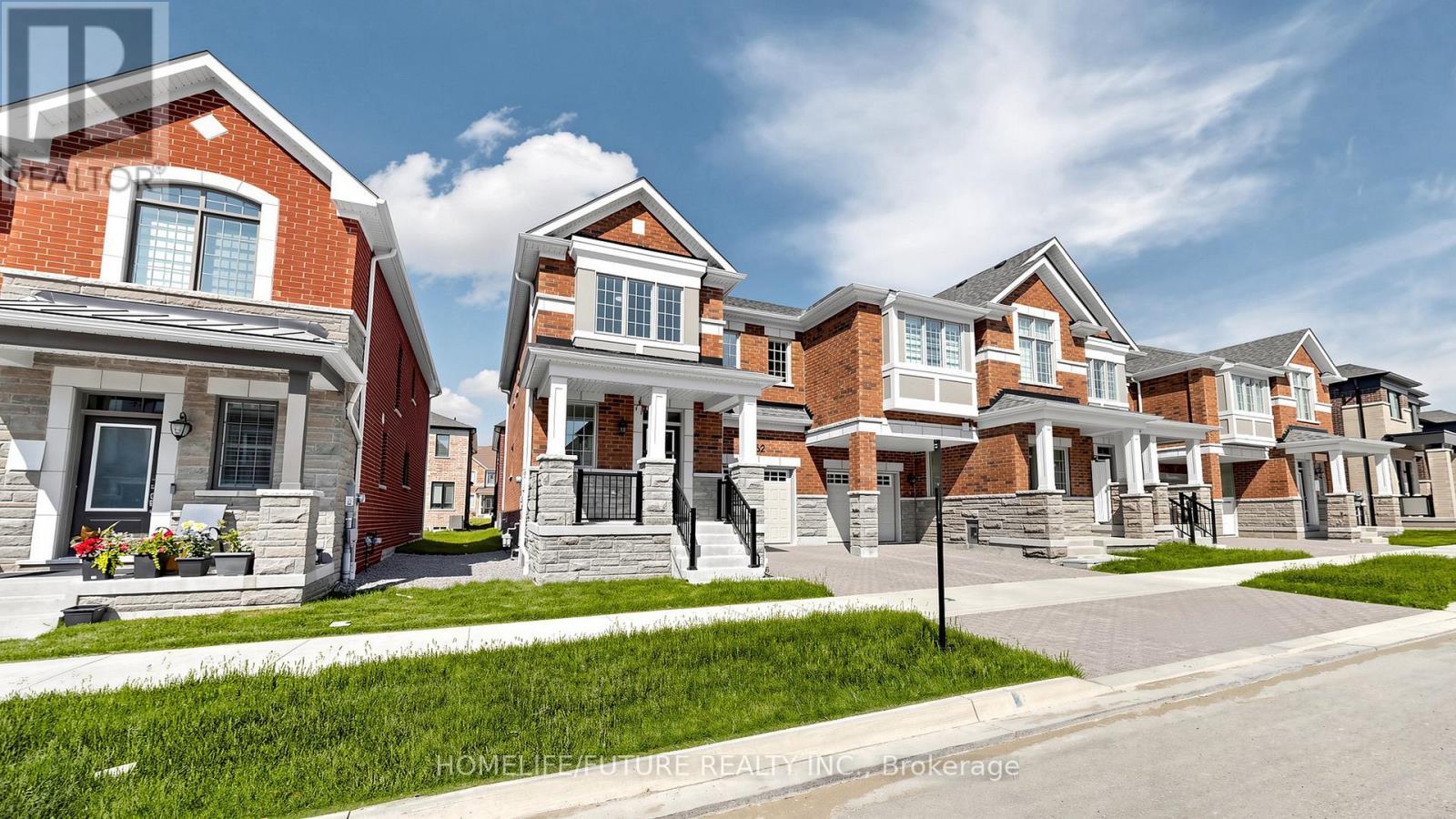 3262 Brigadier Avenue, Pickering, Ontario L1X 0T1 - Photo 2 - E13453876