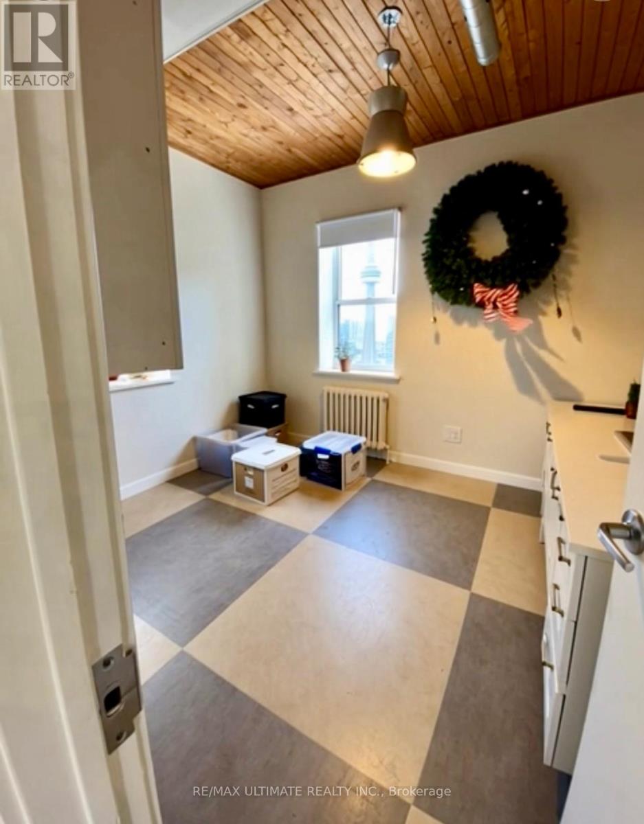 2nd Floor - 238 Broadview Avenue, Toronto, Ontario  M4M 2G6 - Photo 5 - E13453896