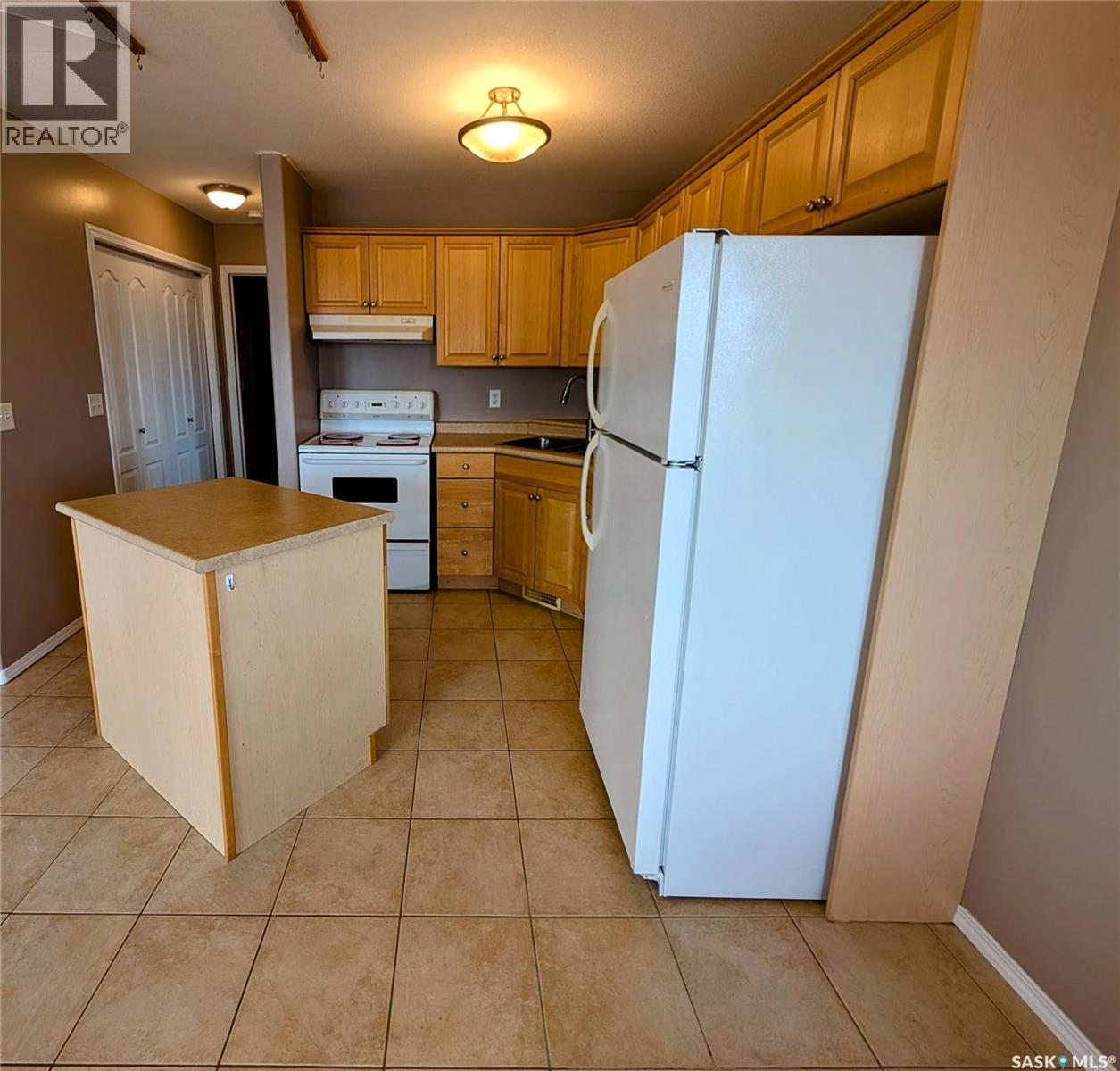 4068 Buckingham Drive E, Regina, Saskatchewan S4V 3A9 - Photo 4 - SK039543