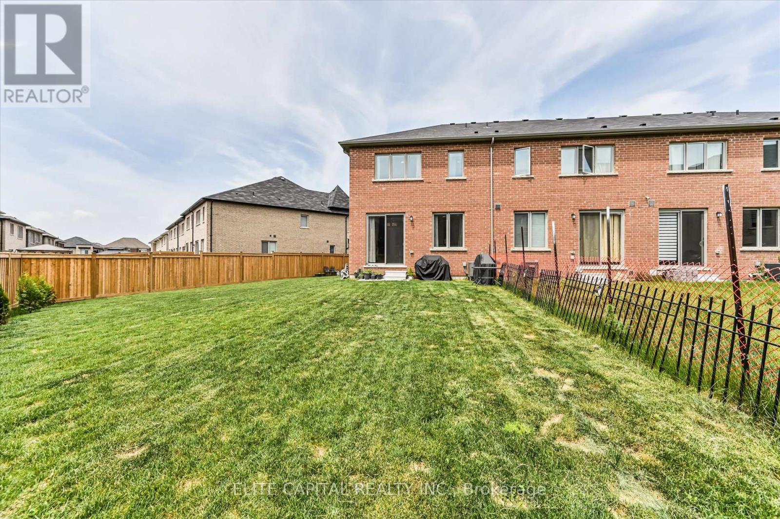 65 Seedling Crescent, Whitchurch-Stouffville, Ontario  L4A 4V5 - Photo 32 - N13453892