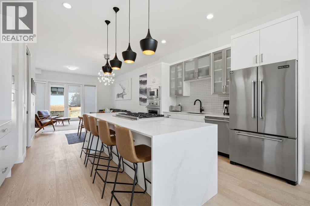 2124 32 Avenue SW, Calgary, Alberta