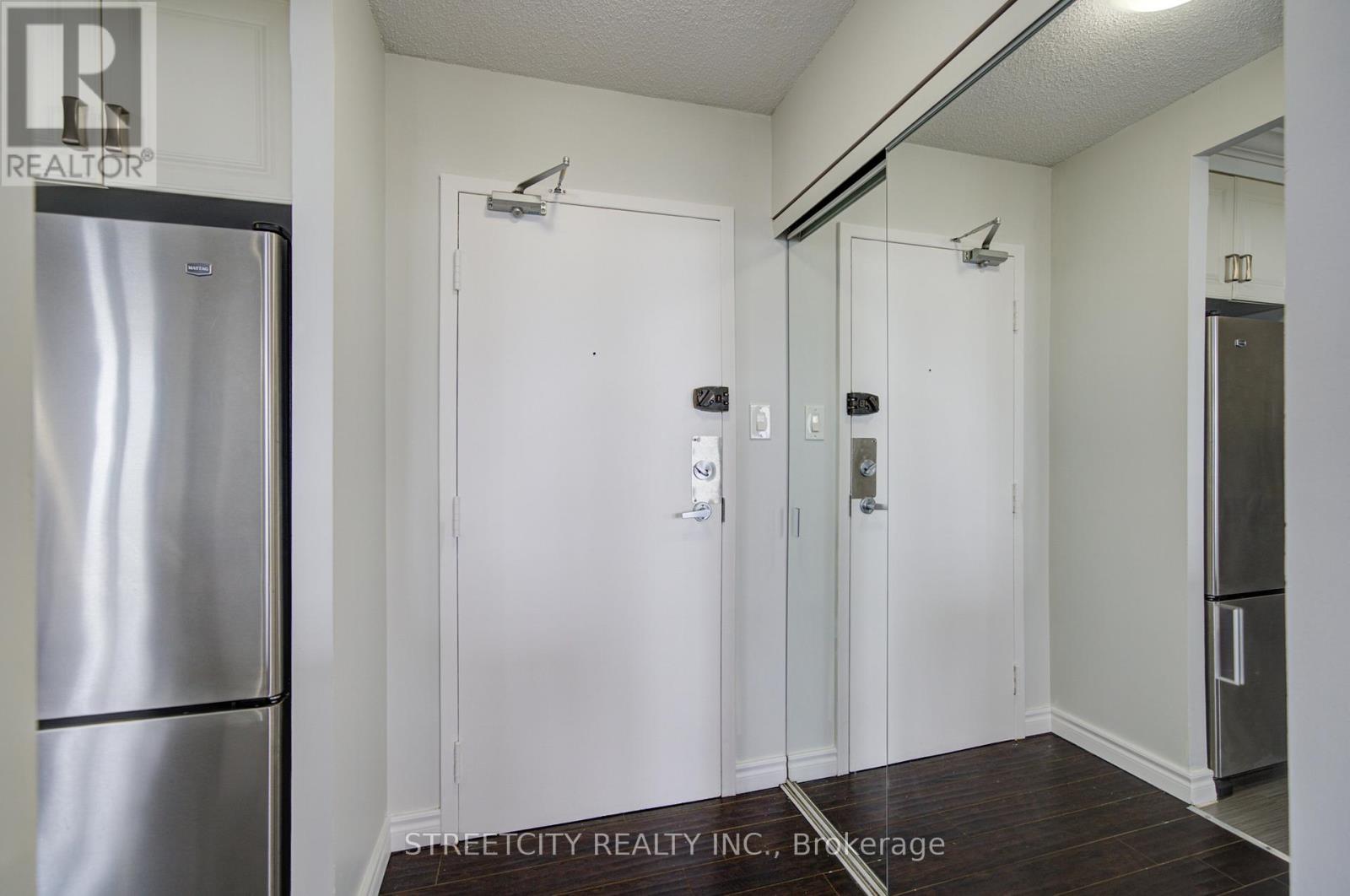 1311 - 3559 Eglinton Avenue W, Toronto, Ontario  M6M 5C6 - Photo 10 - W13453912