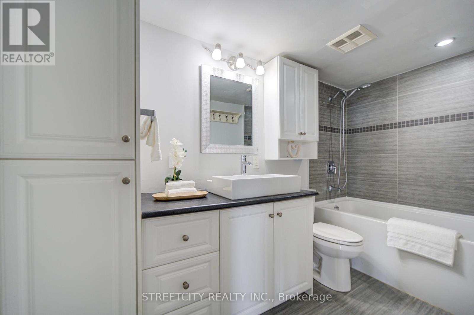 1311 - 3559 Eglinton Avenue W, Toronto, Ontario  M6M 5C6 - Photo 28 - W13453912