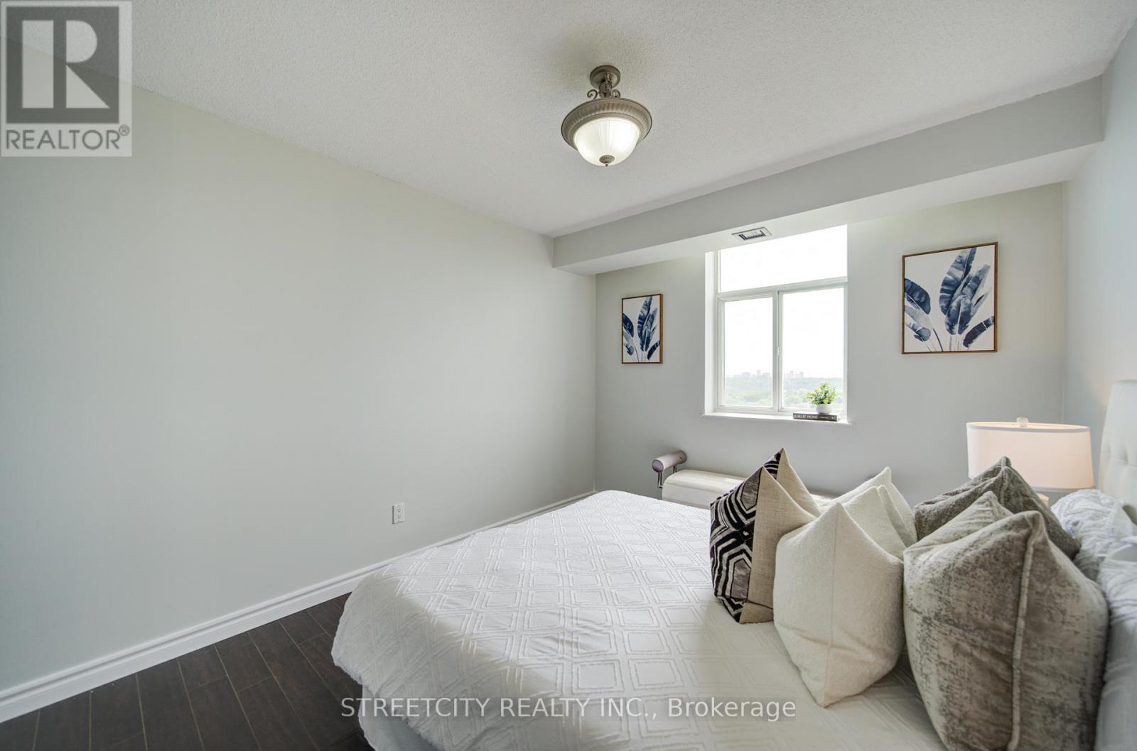 1311 - 3559 Eglinton Avenue W, Toronto, Ontario  M6M 5C6 - Photo 32 - W13453912