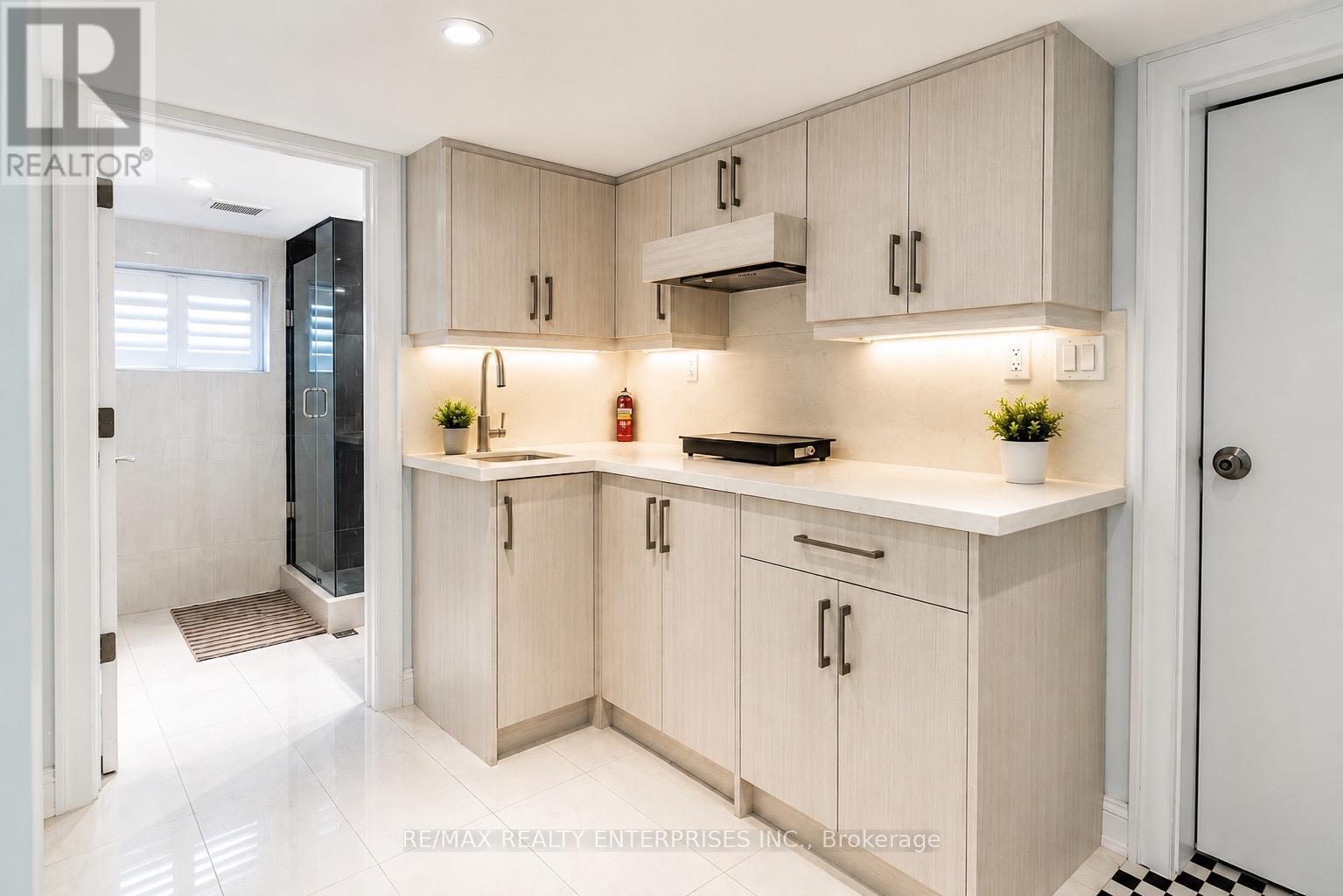 1078 SAWYER AVENUE - Photo 1