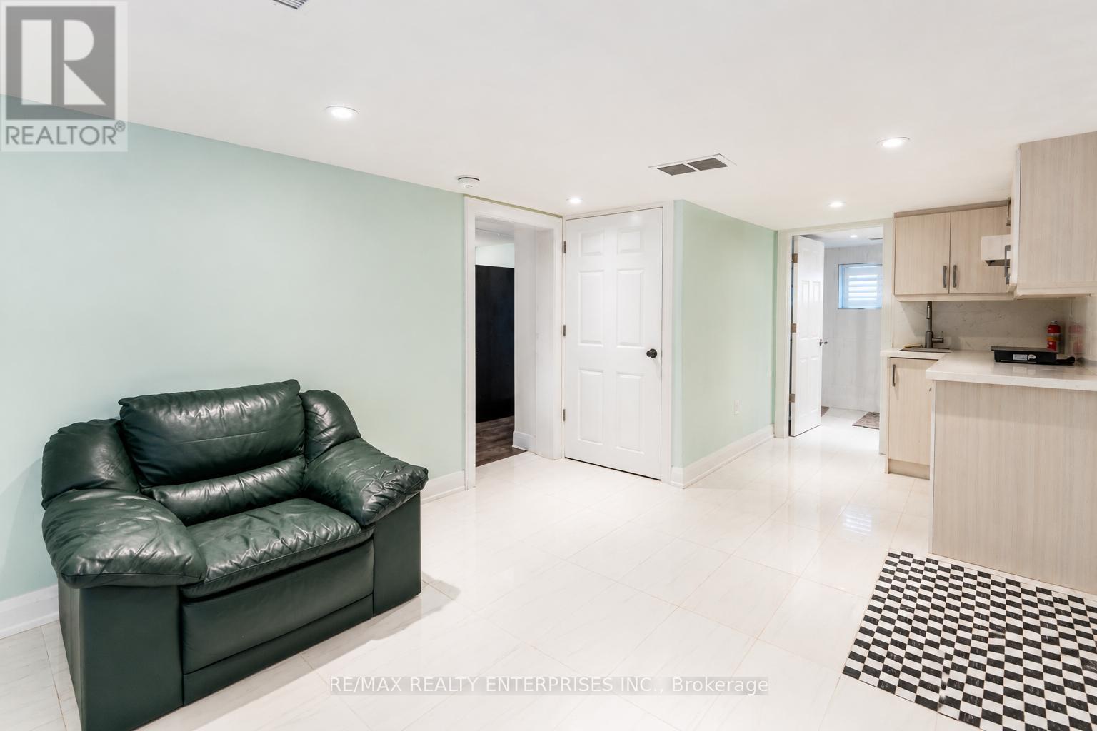 1078 SAWYER AVENUE - Photo 3