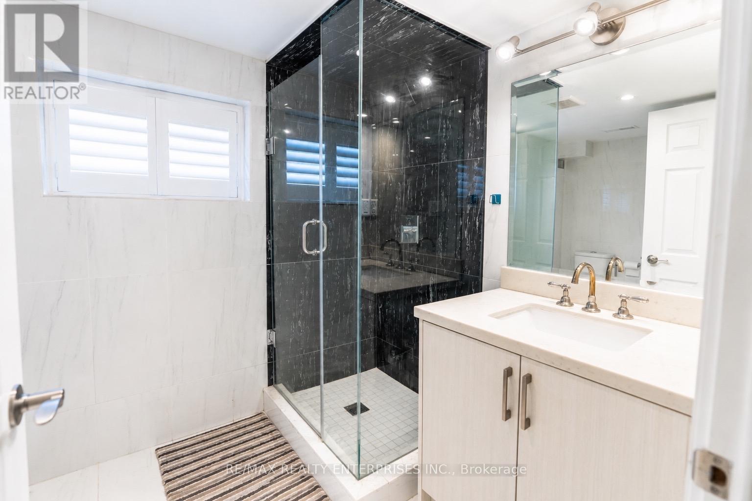 1078 SAWYER AVENUE - Photo 4