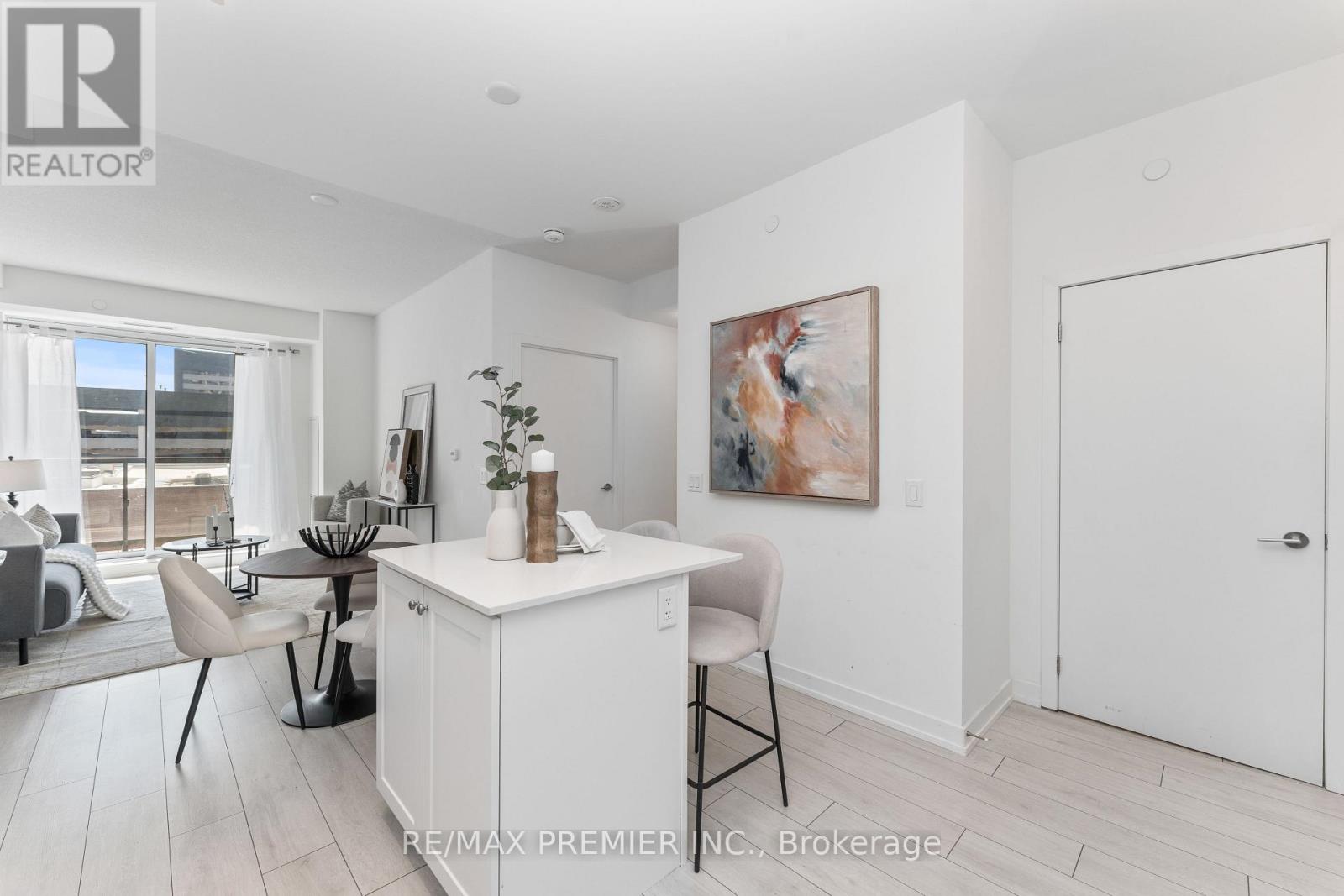 310 - 55 Duke Street W, Kitchener, Ontario  N2H 0C9 - Photo 2 - X13453904