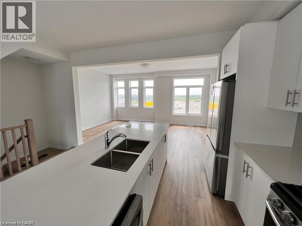290 Equestrian Way Unit# 08, Cambridge, Ontario  N3E 0E7 - Photo 4 - 40837815