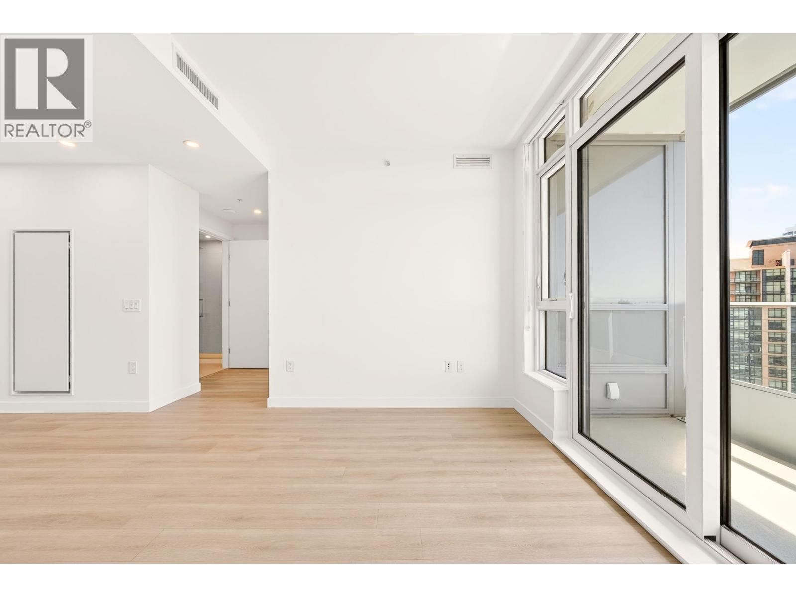 1807 6087 Wilson Avenue, Burnaby, British Columbia  V5H 0M1 - Photo 3 - R3136567