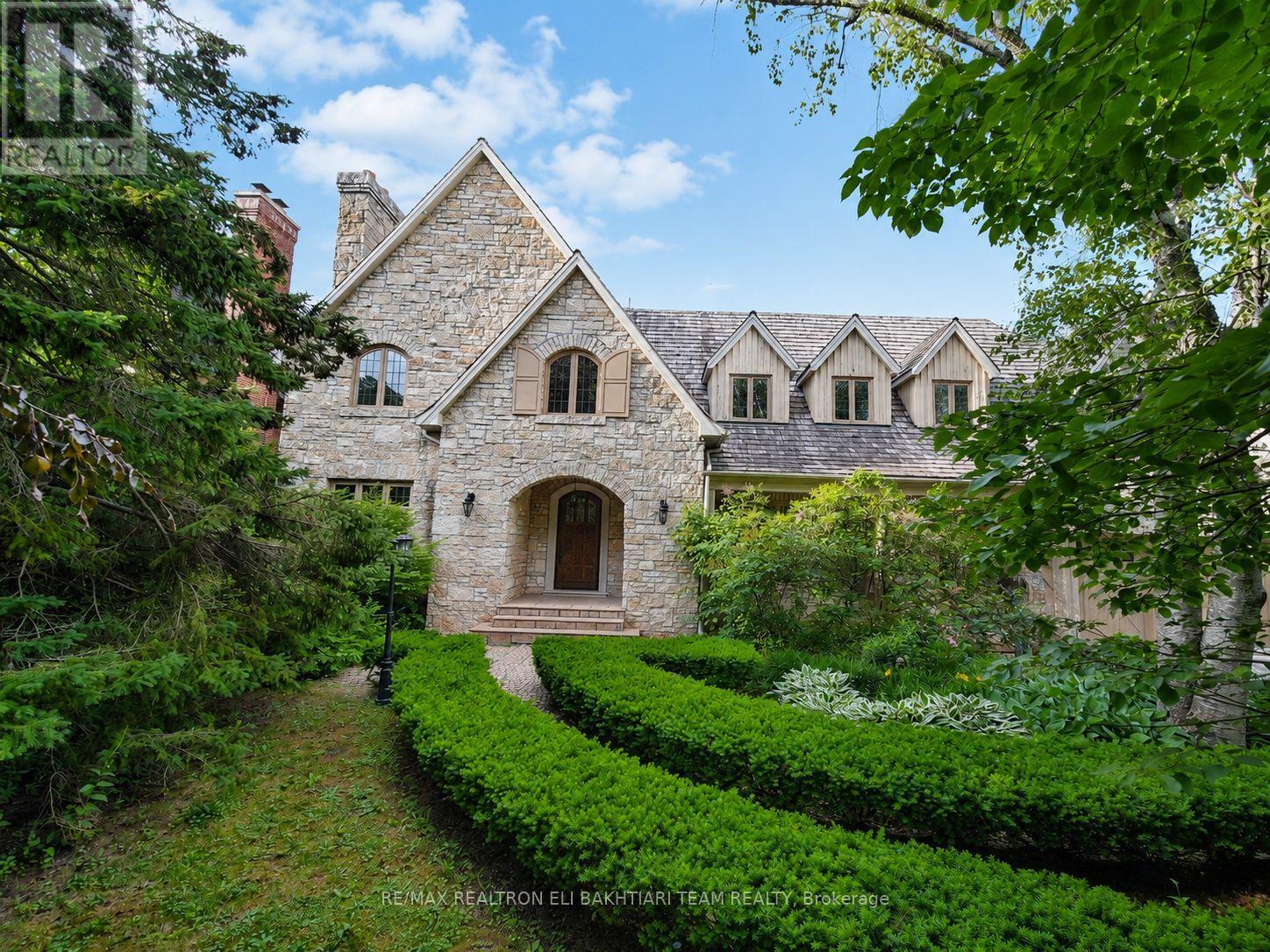 14 St Margarets Drive, Toronto, Ontario  M4N 3E5 - Photo 4 - C13453900