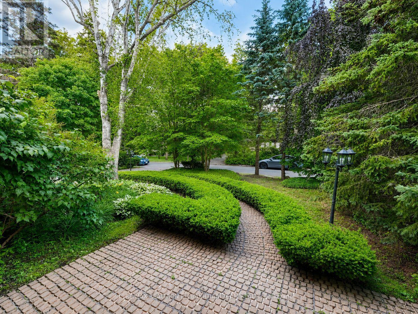 14 St Margarets Drive, Toronto, Ontario  M4N 3E5 - Photo 5 - C13453900