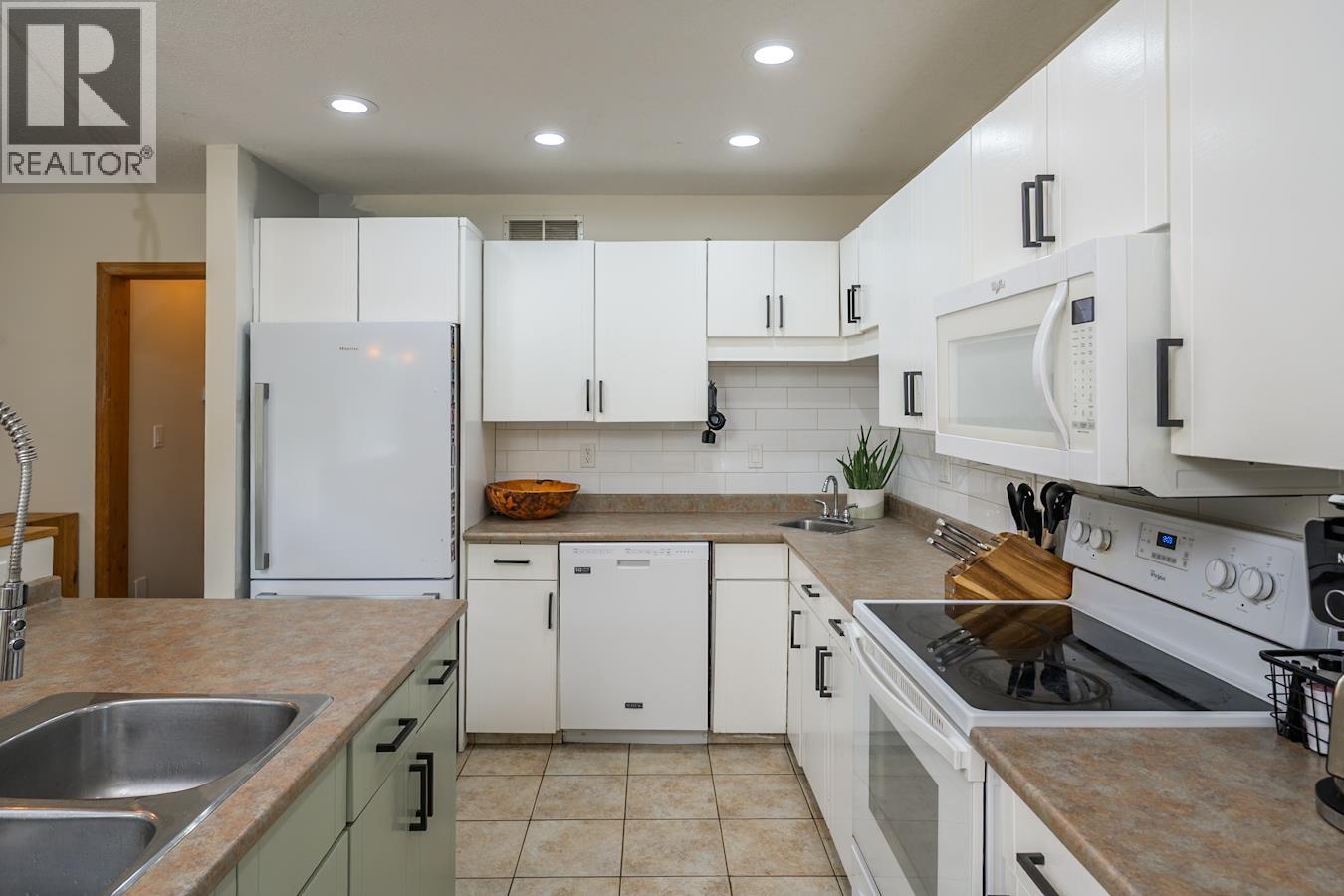 2675 Ridgeview Drive, Prince George, British Columbia  V2K 4C8 - Photo 4 - R3135400
