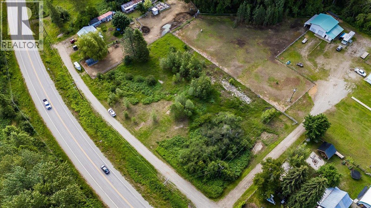 6410 3 Highway, Salmo, British Columbia V0G 1Z0 - Photo 15 - 10391467