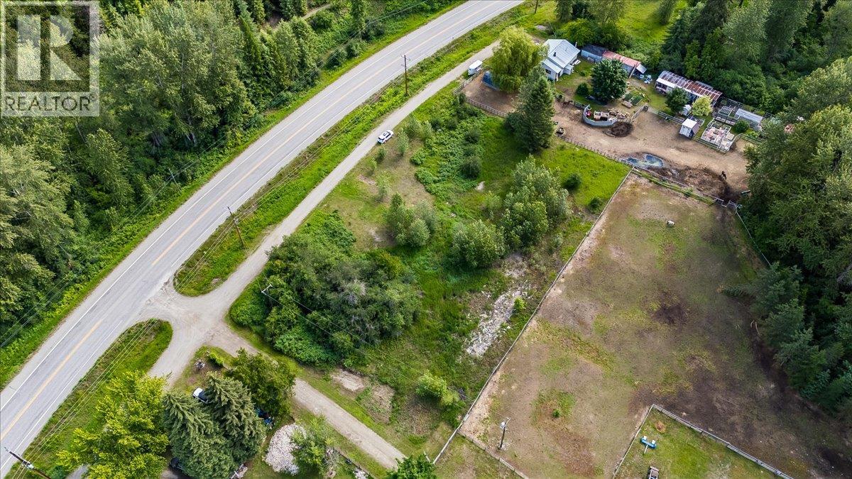 6410 3 Highway, Salmo, British Columbia V0G 1Z0 - Photo 16 - 10391467