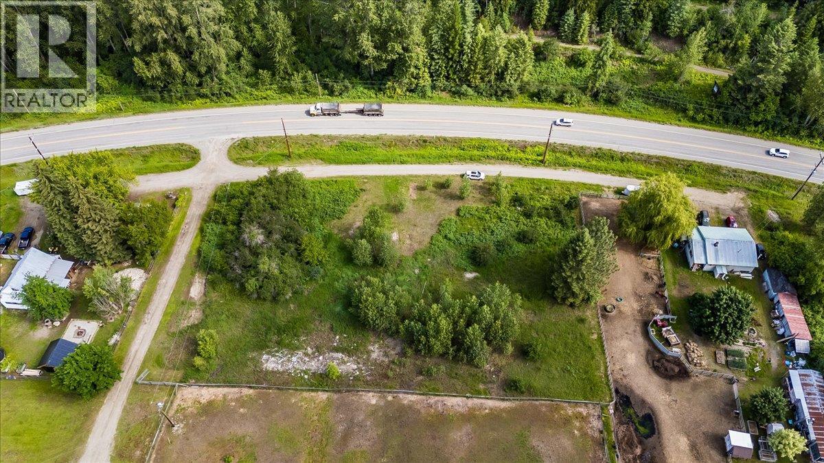 6410 3 Highway, Salmo, British Columbia V0G 1Z0 - Photo 12 - 10391467