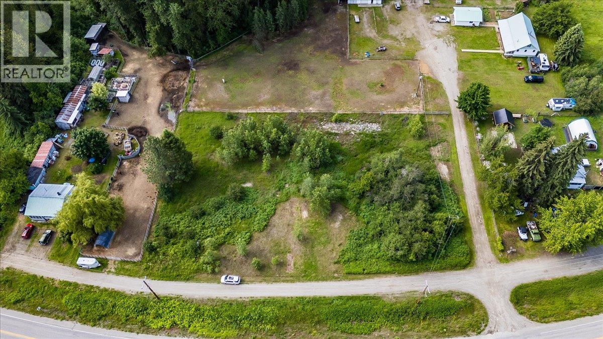 6410 3 Highway, Salmo, British Columbia V0G 1Z0 - Photo 14 - 10391467